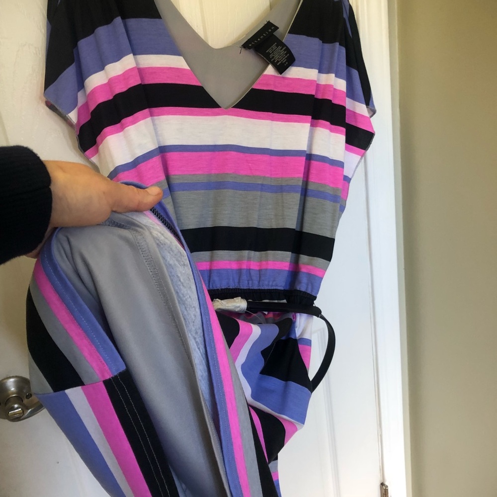 Dress - Picture 3 of 3